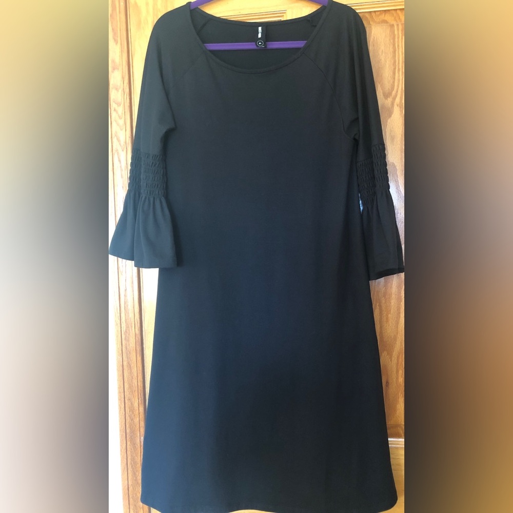 Agnes & Dora Black Walker Bloom Dress size Medium